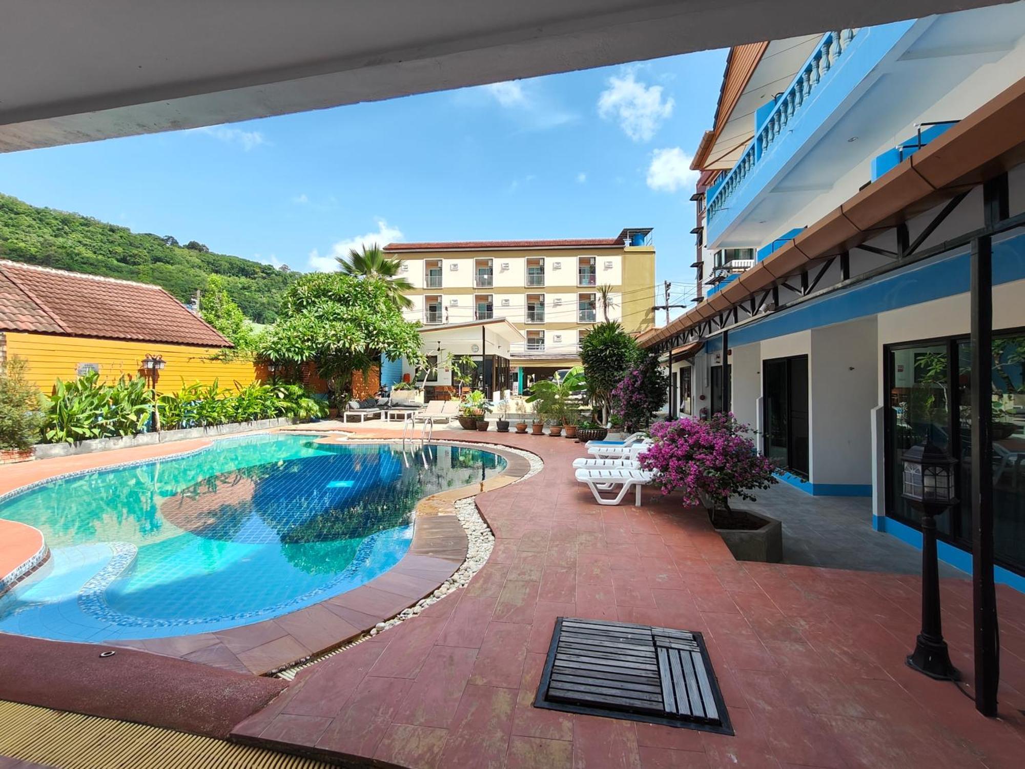 Baankasemsuk Resort 般咔 深宿 Patong Exterior foto