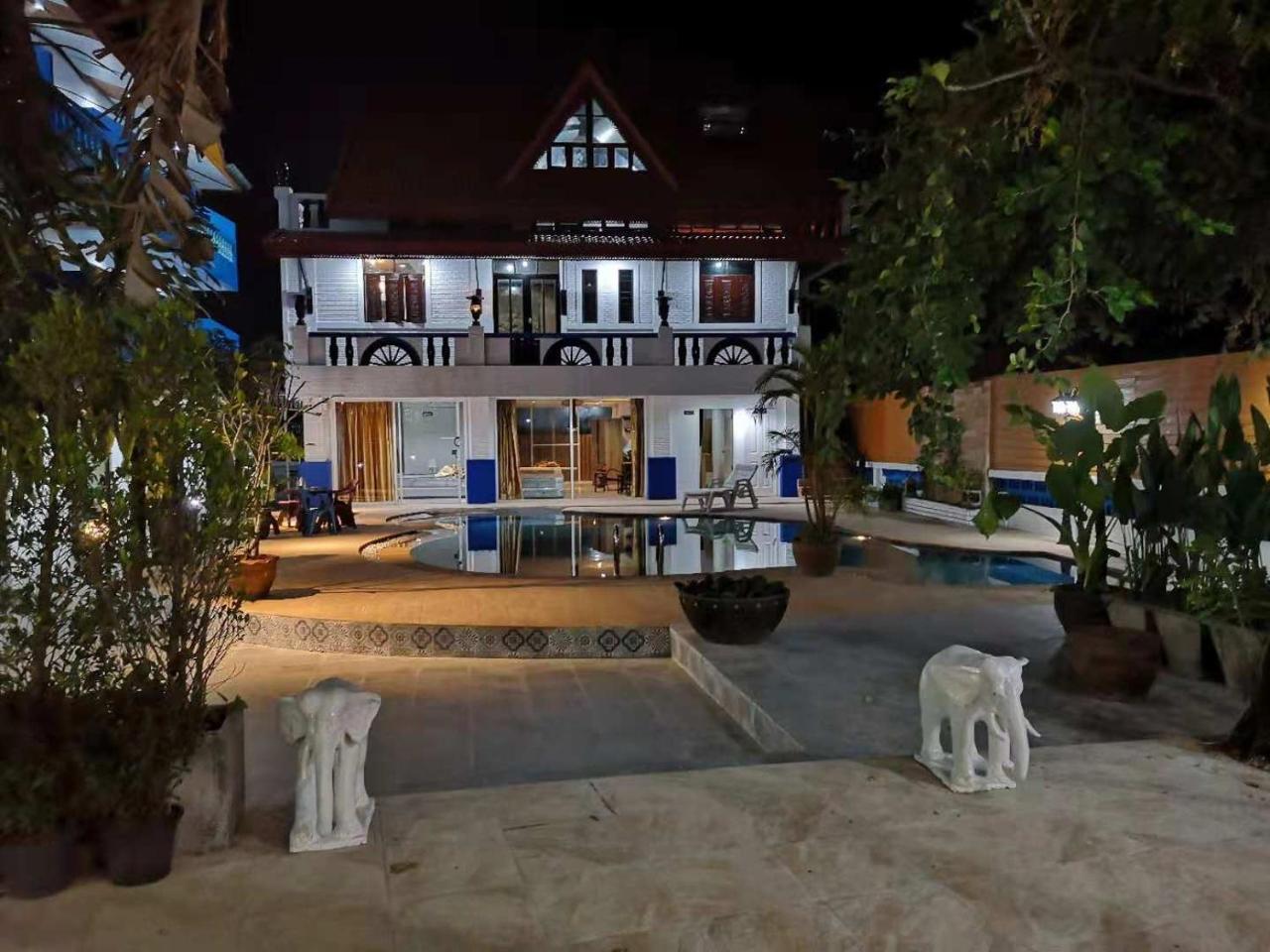 Baankasemsuk Resort 般咔 深宿 Patong Exterior foto